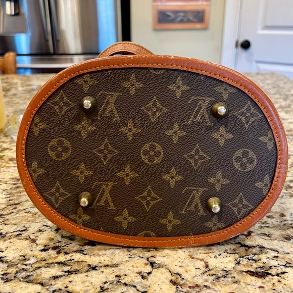Authentic Louis Vuitton Bucket USA Tote MM - Picture 7 of 10